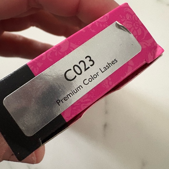 NIB Elegant Lashes colorful lashes pink tinsel - Picture 5 of 5